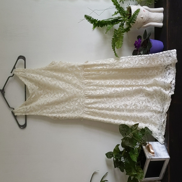 Size small ivory colored Suzy Shier dress - Picture 3 of 3